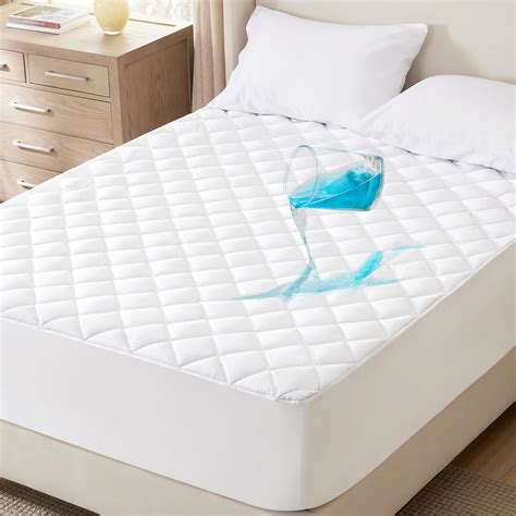 Amazon.com: Bedsure Queen Mattress Protector Waterproof, Quilted ...