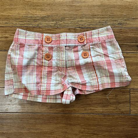 adorable vintage pink plaid shorts i wish i could... - Depop