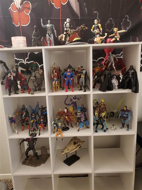 Display shelves. What all display shelves do you all have and suggest ...
