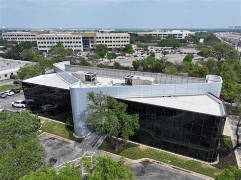 Horizon Bank in Austin Texas - Custom Metal Contracting