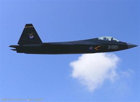 空军专家：歼31战机机动能力很强 不是F35翻版-中新网