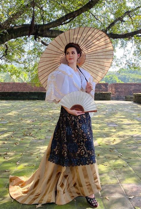 1890s traje de mestiza Filipinas | Filipino fashion, Filipino clothing, Traditional outfits
