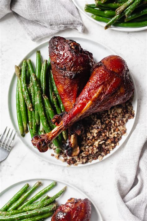 How To Heat Up A Fully Cooked Smoked Turkey Leg? Quick Guide - As Mom ...