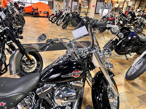 2017 Harley-Davidson Softail Heritage Classic | Man O'War Harley-Davidson®