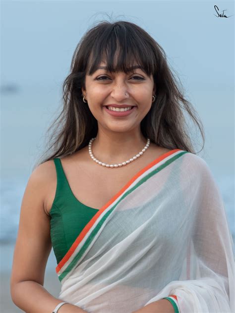 Art Silk Padded Sleeveless Blouse In Green|Hara Basic|Suta