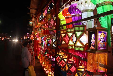 Pune Shimmers with Lanterns and Fairy Lights as Diwali Approaches ...