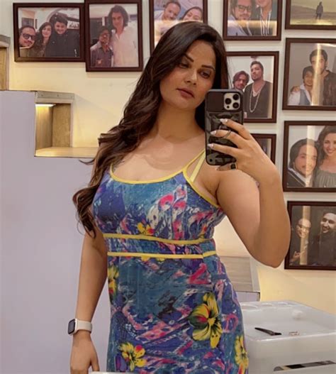 Watch Gandii Baat Web Series Actress Aabha Paul Hot Bikini Photos Goes Viral on Internet - Check ...