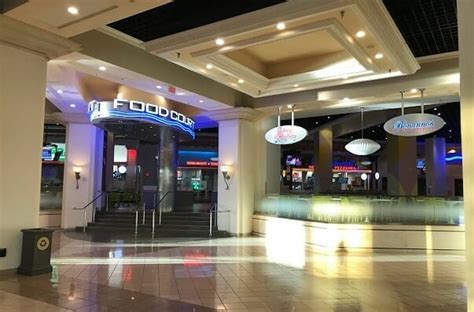 Mandalay Bay Food Court: Restaurants & Hours