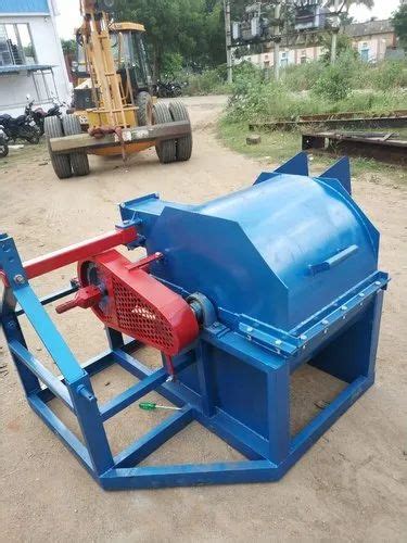 SPM Machine - Tractor PTO Model Wood Shredder Cum Pulverizer ...