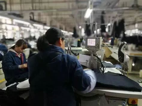 制衣产业的‘天堂’“——非洲工人月薪500元，开厂一年销量超亿元！_邹海波