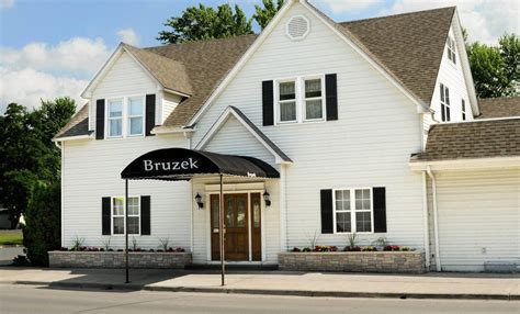 Bruzek Funeral Home