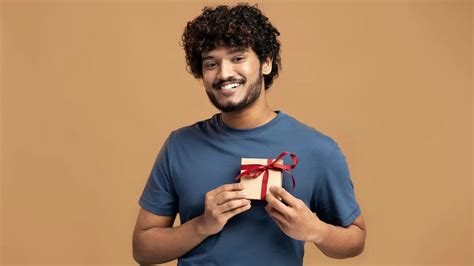 10 Best Gifts for Husband Inspired by His Sagittarius Sign