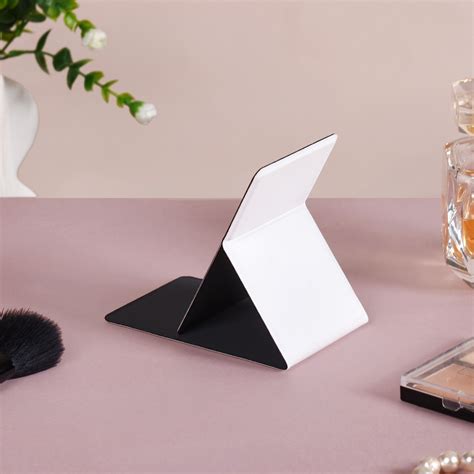 Chic Pocket Mirror White Online - Premium Handheld Mirror | Nestasia