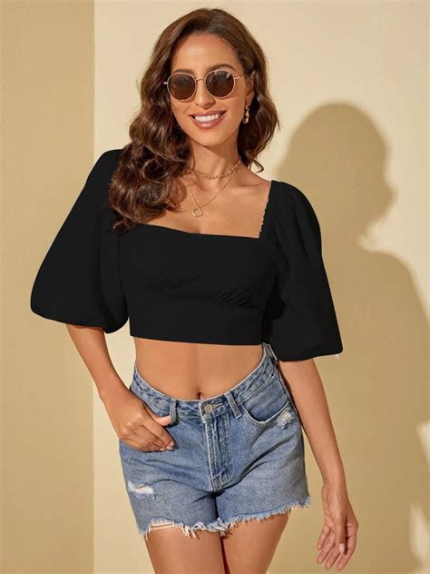 Berrylush Women Black Solid Square Neck Puff Sleeve Styled Back Crop T