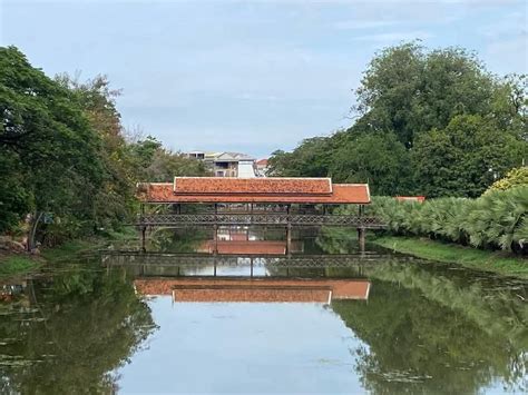 Riverside Morning Walk, Hard Rock Cafe Angkor, Siem Reap, 13 December ...