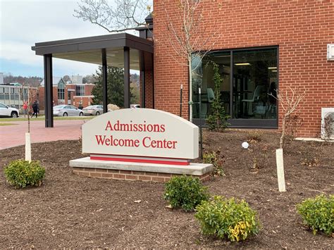 When & How to Email a College Admissions Office - From a College Prof