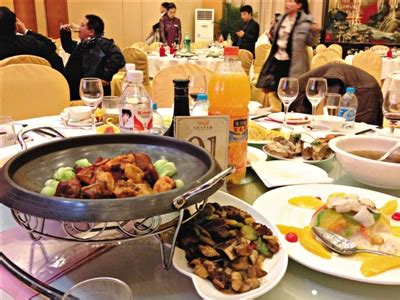 2017年河南餐饮及住宿业营销额逾2700亿 百强餐企及优秀个人受表彰 - 中国日报网