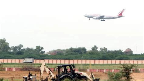 GMR Airports Charts Signal Strength: Should Retail Investors Accumulate ...