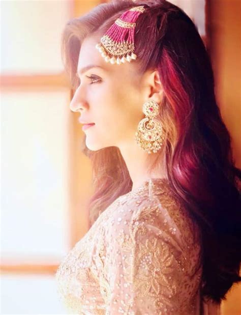 Happy Birthday Kriti Sanon: 10 Times The Actor Wowed us With Her ...