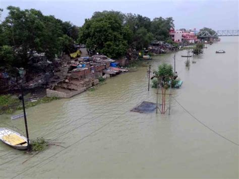 Uttar Pradesh Flood: Ganga, Yamuna cross danger mark; evacuation begins ...