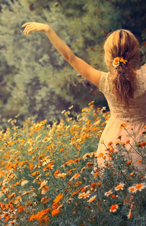 WHEN A WOMAN SURRENDERS by Helene Averous