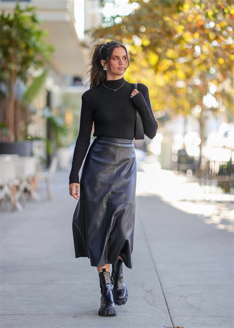 11 Leather Skirt Outfit Ideas - MANHATTAN SOCIETY