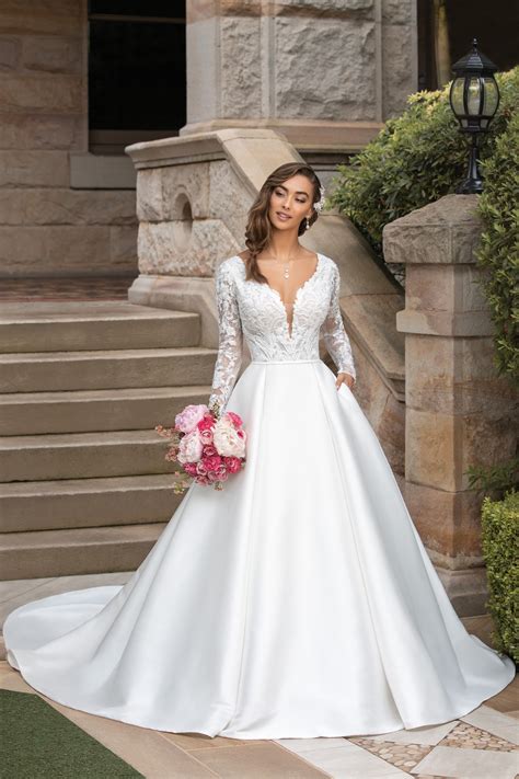 White winter wedding dress 60 photos - Astyledwedding.com