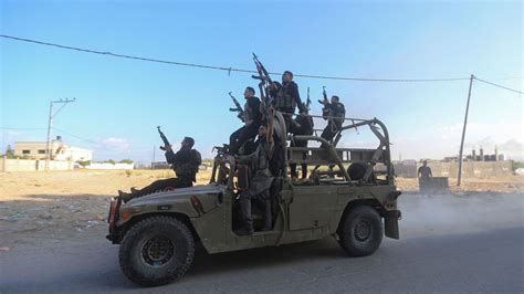 Hamas militants in SUV enter towns, open fire at citizens on road ...