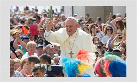 Pope Francis' Image Doctored to Show Him In A Satanic Place Of Worship ...