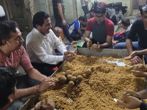 In Khambhaliya, the youths of Gausevi made nutritious ladwa and went to ...