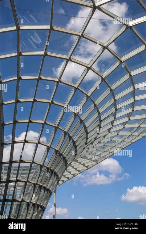 High-Tech Industrial Architecture 的图像结果