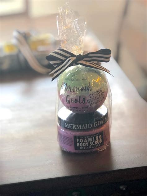 Baby Shower Hostess Gifts