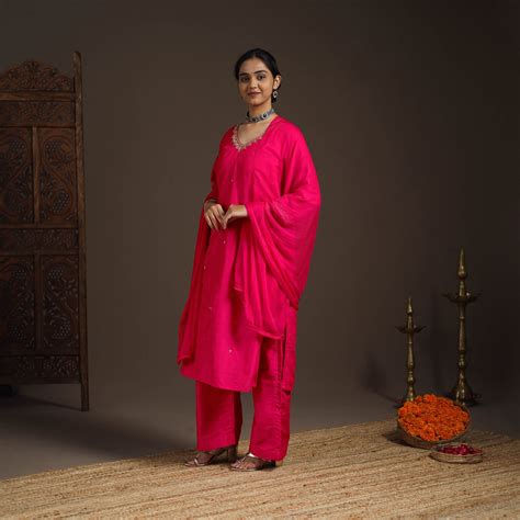 Pink Slub Silk Embroidered Plain Kurta Set (Set of 3)