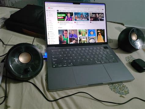 Creative Pebble Plus 2.1 USB-Powered Desktop Speakers with Powerful ...