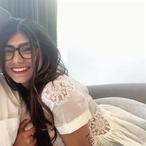 Who is Mia Khalifa? Is she the hottest "celebrity" ever? – Film Daily