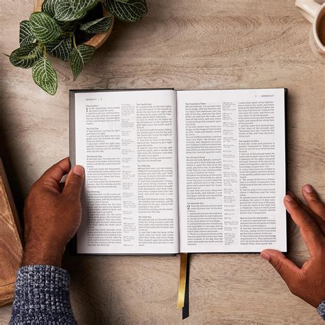 KJV Reference Bible with Apocrypha - Museum of the Bible Store