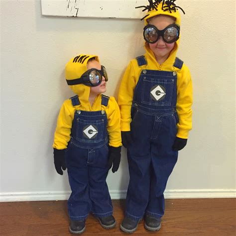 Diy Minion Halloween Costume | Amelia Layout