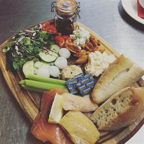 THE FIVE PILCHARDS INN (Porthallow) - B&B Reviews & Photos - Tripadvisor