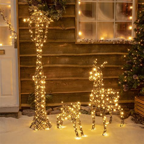 25 Christmas Outdoor Light Ideas to Create a Magical Atmosphere in Your ...