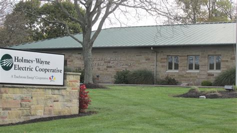 Holmes-Wayne Electric Cooperative presents 2024 scholarships