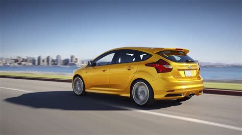 Ford Focus ST (2013) - picture 11 of 16