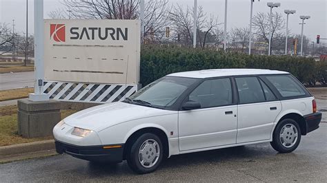 Visited the abandoned Gurnee dealership today : r/Saturn_Cars