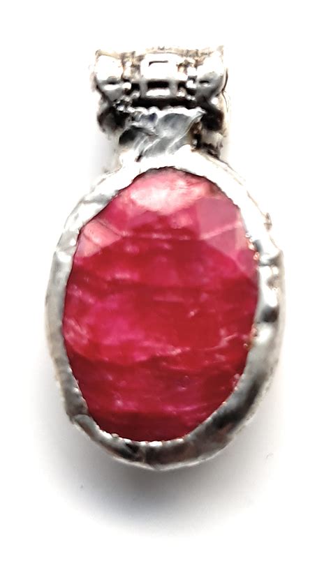 Buy Beautifully marked, cloudy ruby pendant, set using the Tiffany ...