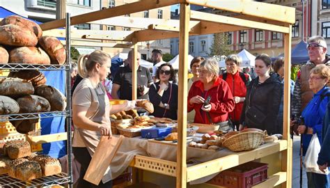 Podzimní farmářské trhy 2024, Masarykovo náměstí, 753 01 Hranice, Česko ...