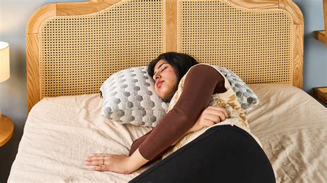 Layla Kapok Pillow review 2025: Customized support for…