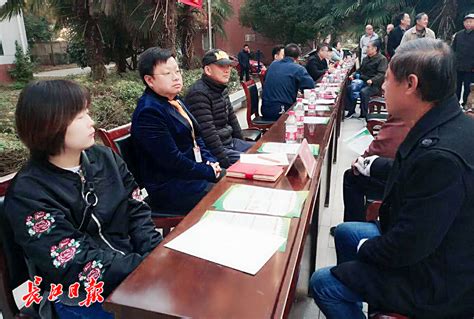 武汉“法院+工会”云上调解，河南伤者坐在家里就从湖南要回12万赔偿_腾讯新闻