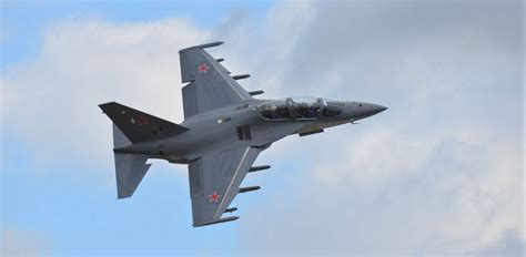 Yak-130 Sales Mount as Russia Orders More | Defense News: Aviation ...