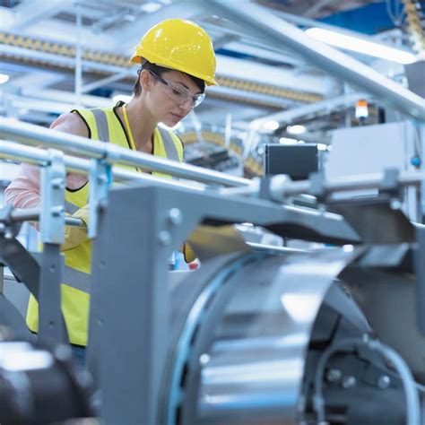 Industrial robotic automation | Schneider Electric India