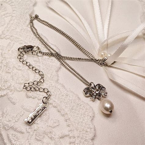 Vintage pearls necklace with bow | Lovett & Co | Lovett & Co