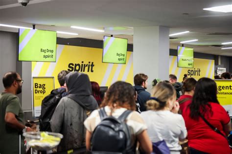 Spirit Airlines Furloughing Flight Attendants, Cutting Routes | Entrepreneur - Briefly